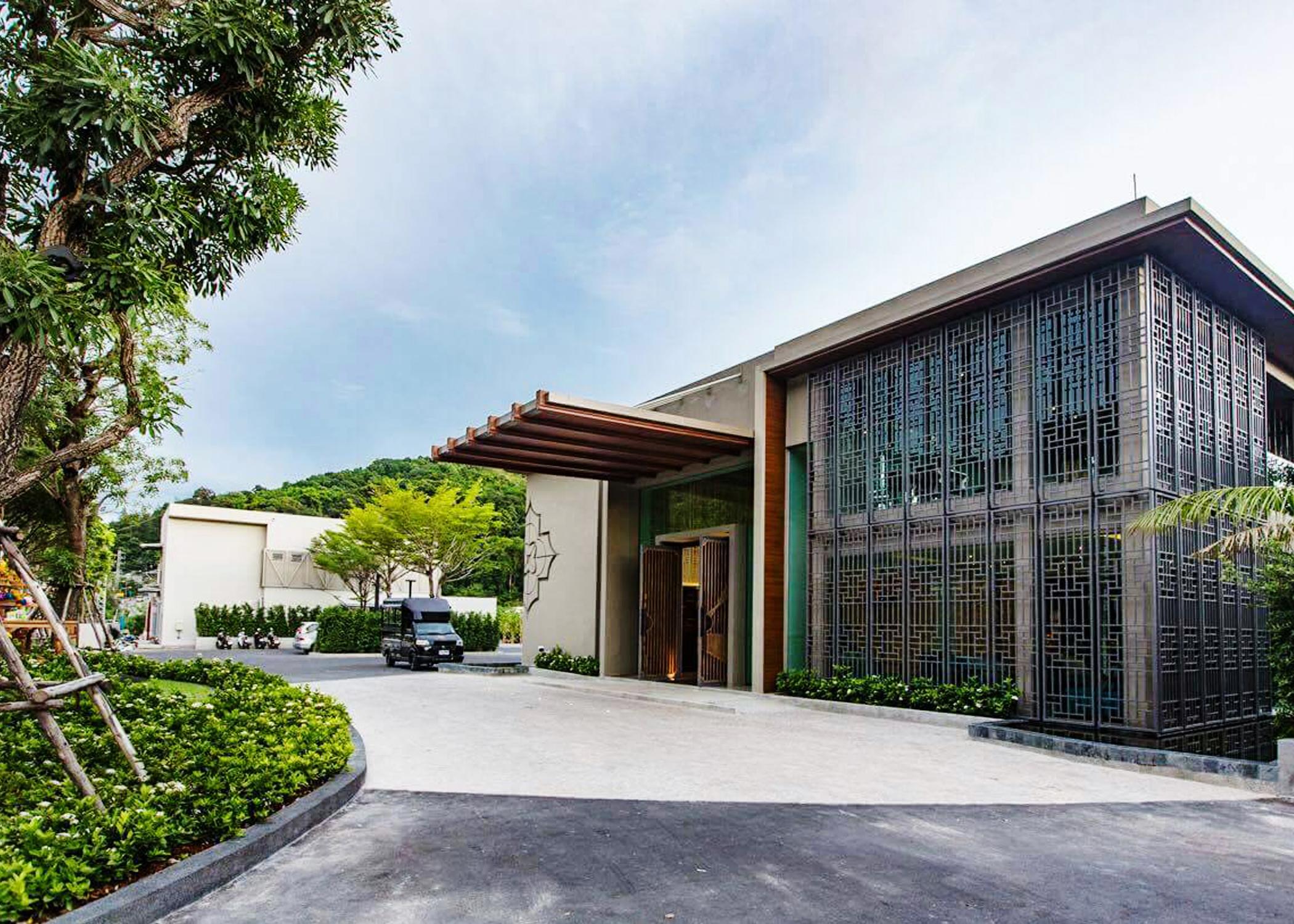 Fusion Suites Phuket Patong Kültér fotó The main entrance of the museum
