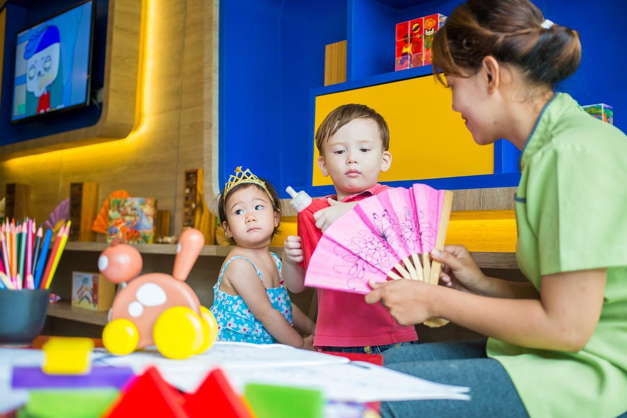 Fusion Suites Phuket Patong Kültér fotó Childcare at the airport