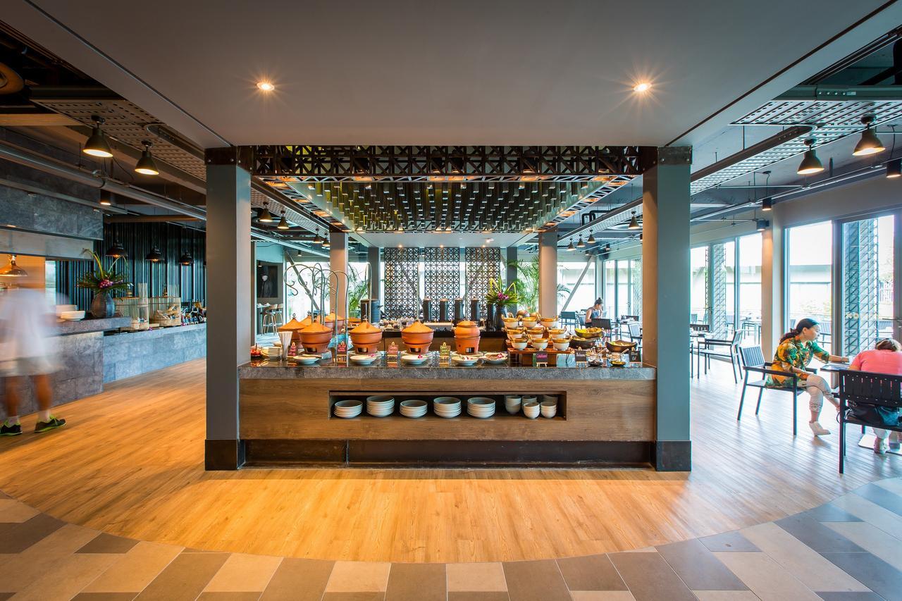 Fusion Suites Phuket Patong Kültér fotó The interior of the lounge